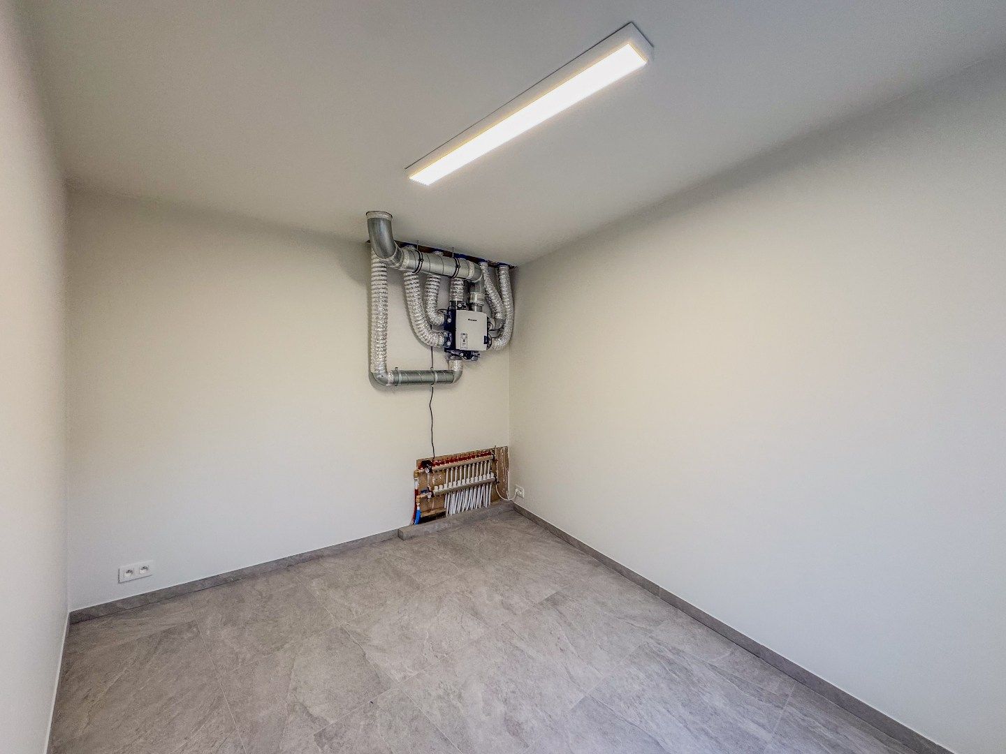 Gerenoveerde bel-etagewoning met 3 slaapkamers, garage en terras. foto 14