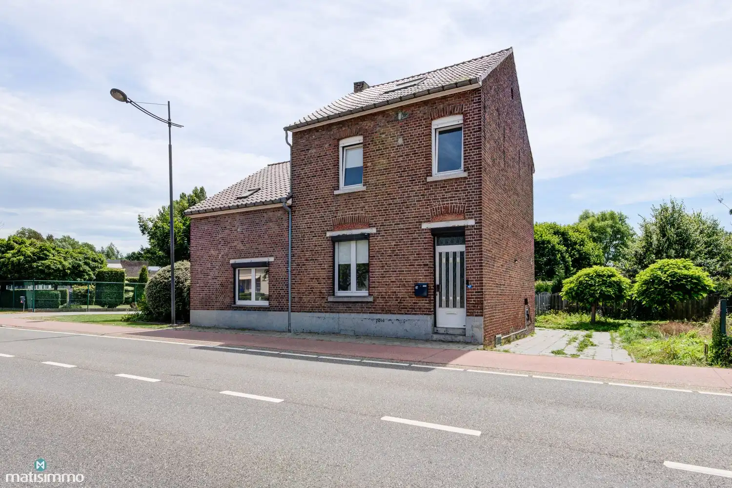 RUIME GEZINSWONING MET 2 SLAAPKAMERS EN VEEL BERGRUIMTE NABIJ HET CENTRUM TE BILZEN foto 25