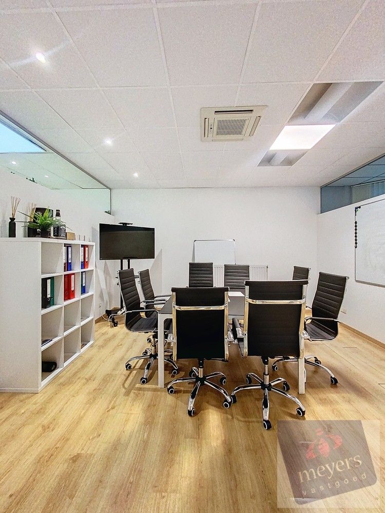 Kantoor- of handelsruimte met tal van mogelijkheden – Lambrechtsplein, Alken (155 m²) foto 7