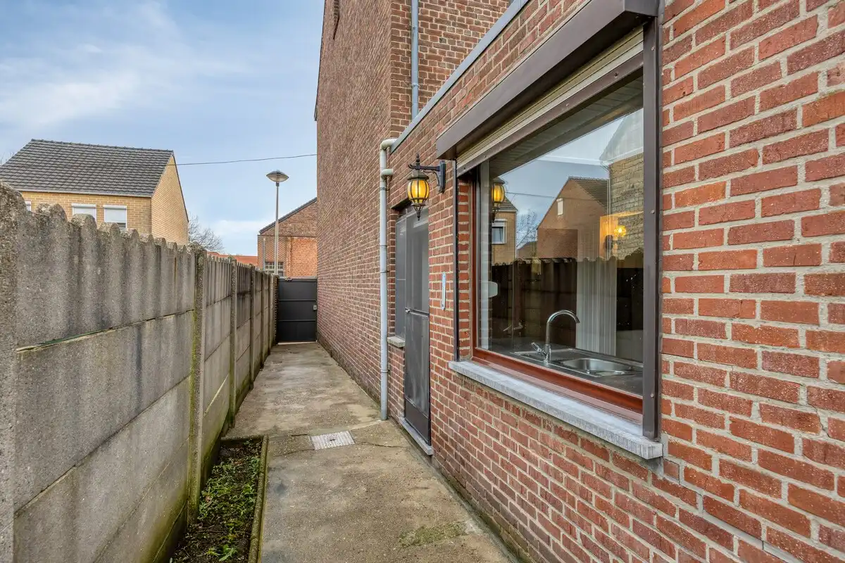 Ruime, op te frissen gezinswoning met 4 slaapkamers en knusse tuin in het gezellige Vlijtingen, Riemst foto 33