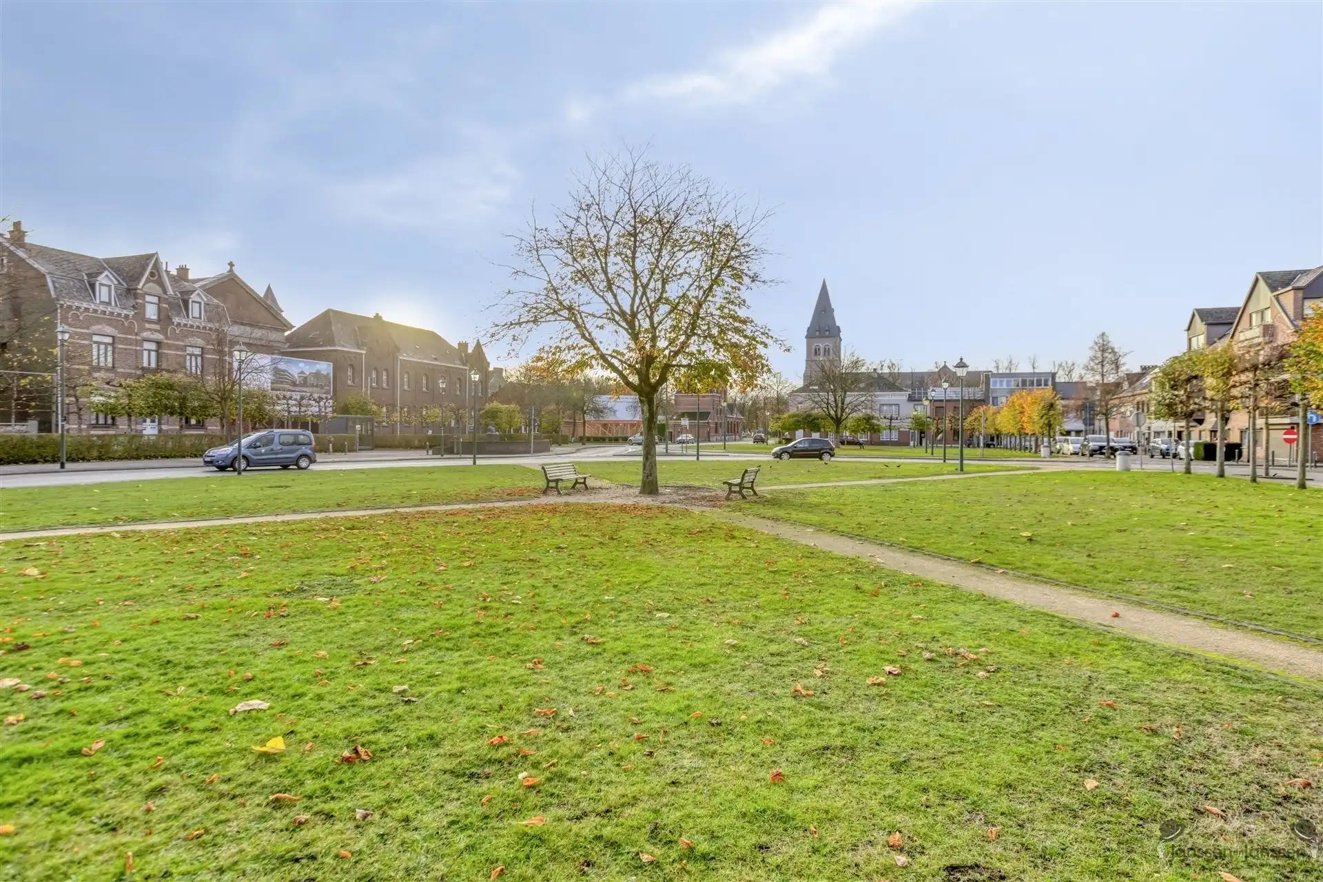 Lichtrijk 2-slaapkamerappartement met garagebox in het hart van Leopoldsburg! foto 2