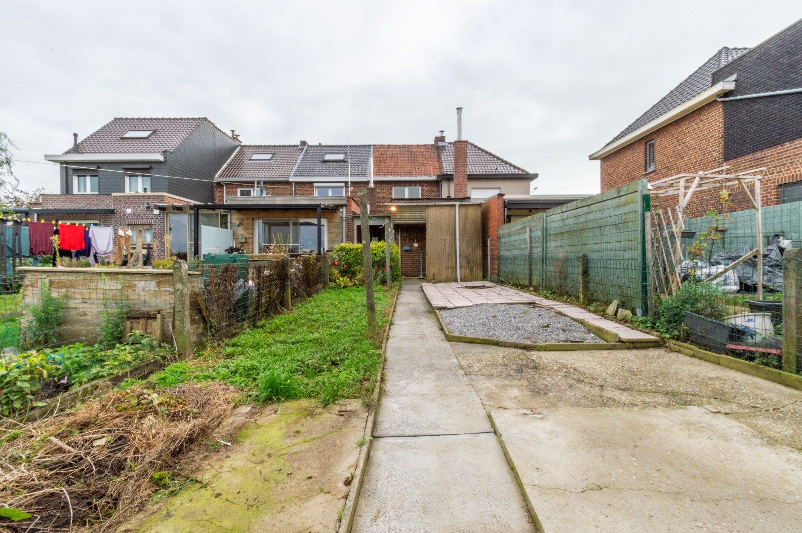 Rustig, landelijk en zeer goed gelegen te renoveren woning! foto 13