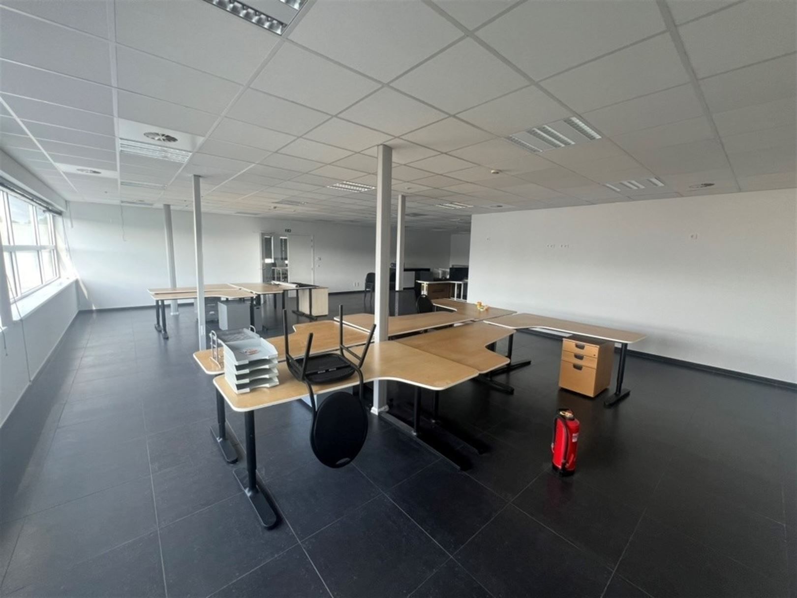 Bemeubeld kantoor van 154 m² met magazijn te huur in Paal/Beringen foto 3