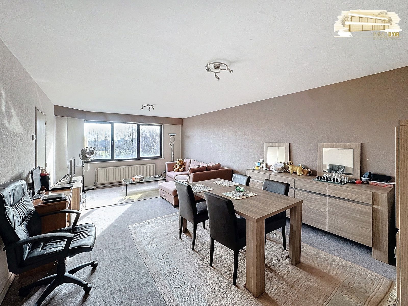 Zonnig appartement met 2 slaapkamers en Zuid-terras foto {{pictureIndex}}