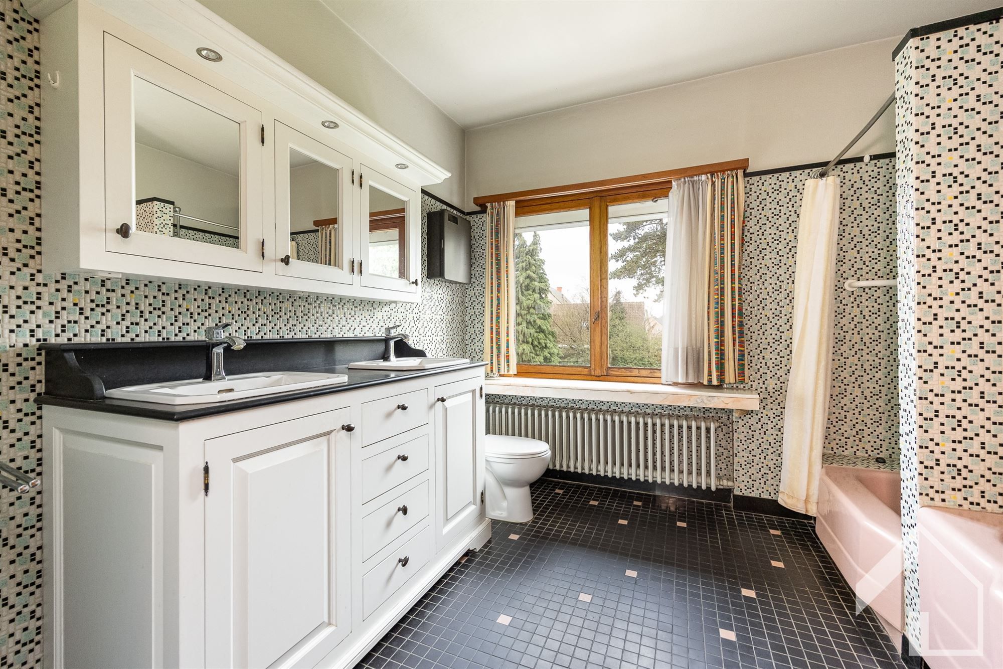 Te renoveren, karaktervolle villa in het centrum van Pulle foto 22