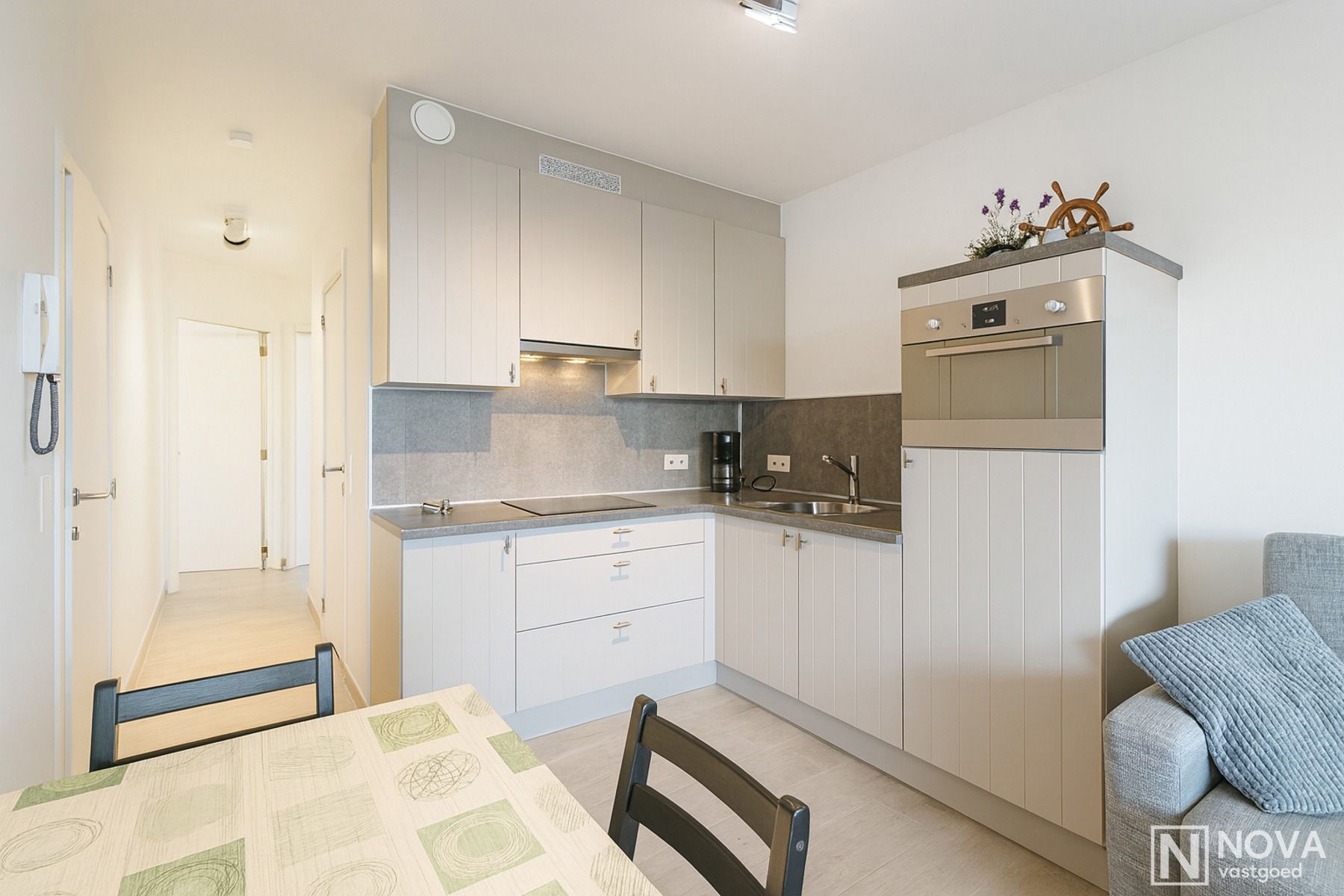 Uitstekend gelegen appartement met 2 slaapkamers op de Kaai. foto 5