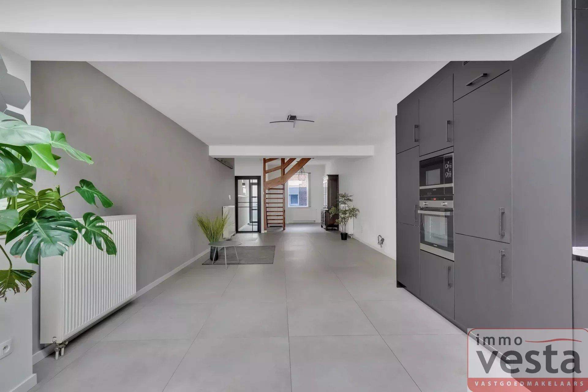 Gerenoveerde rijwoning nabij centrum foto 7