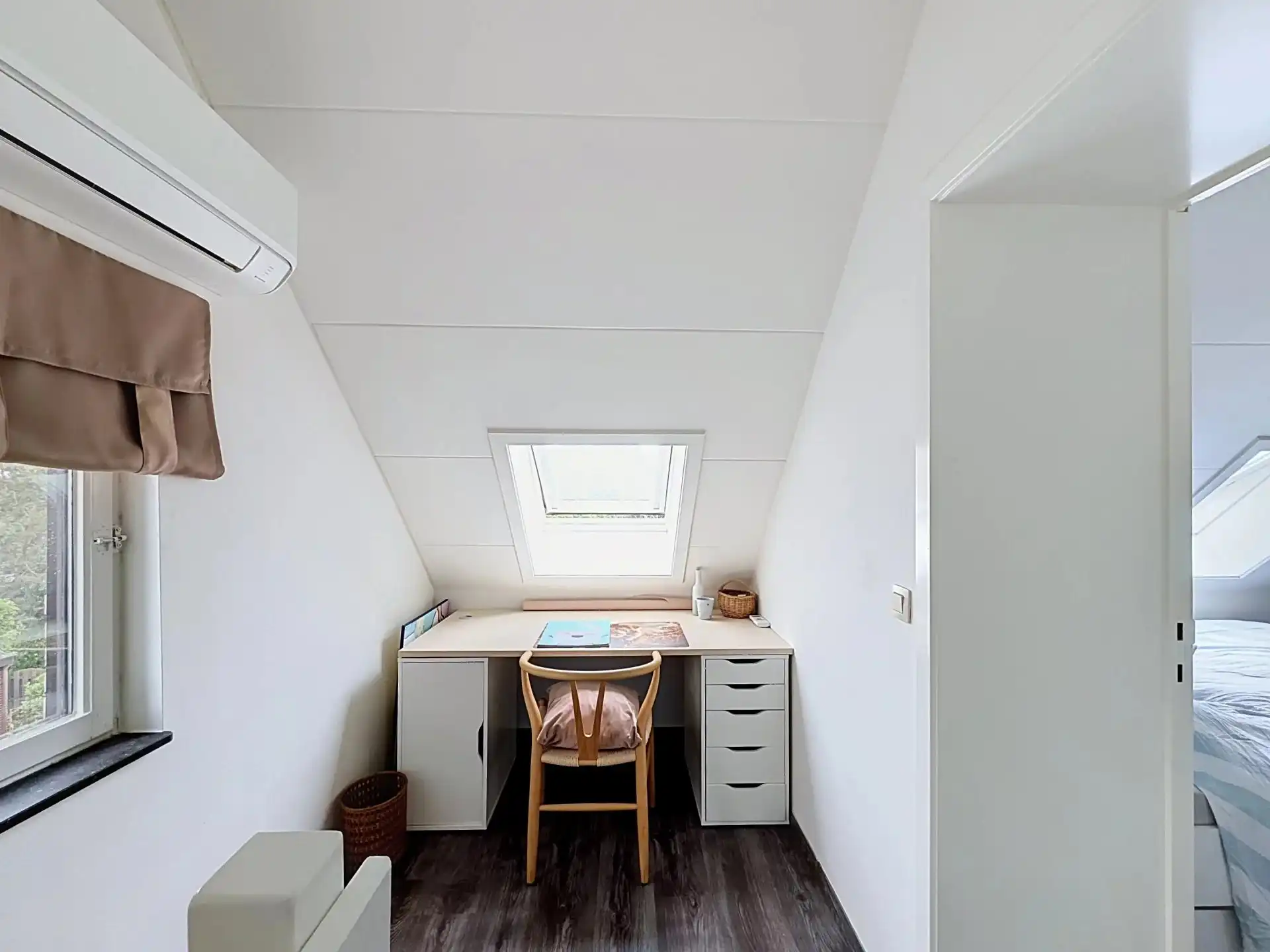 Instapklare gezellige woning op een mooi perceel met 3 slaapkamers en 2 badkamers foto 29