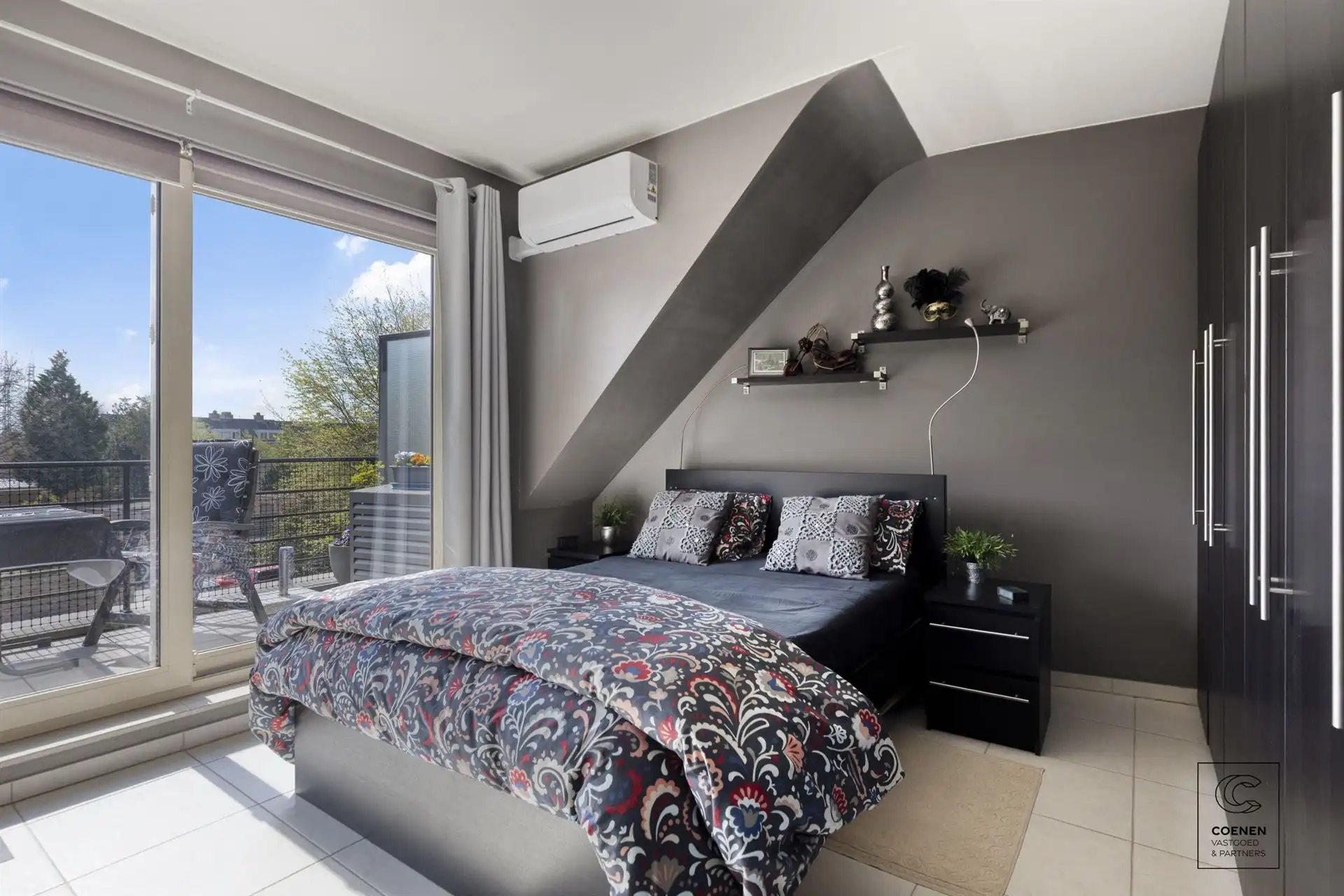 Instapklaar appartement met zonnig terras te Brecht! foto 9