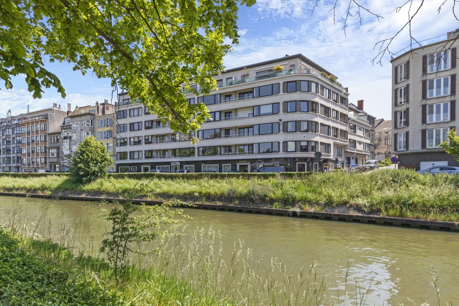 Uiterst smaakvol 1-slk appartement met zuidterras + garage foto 17