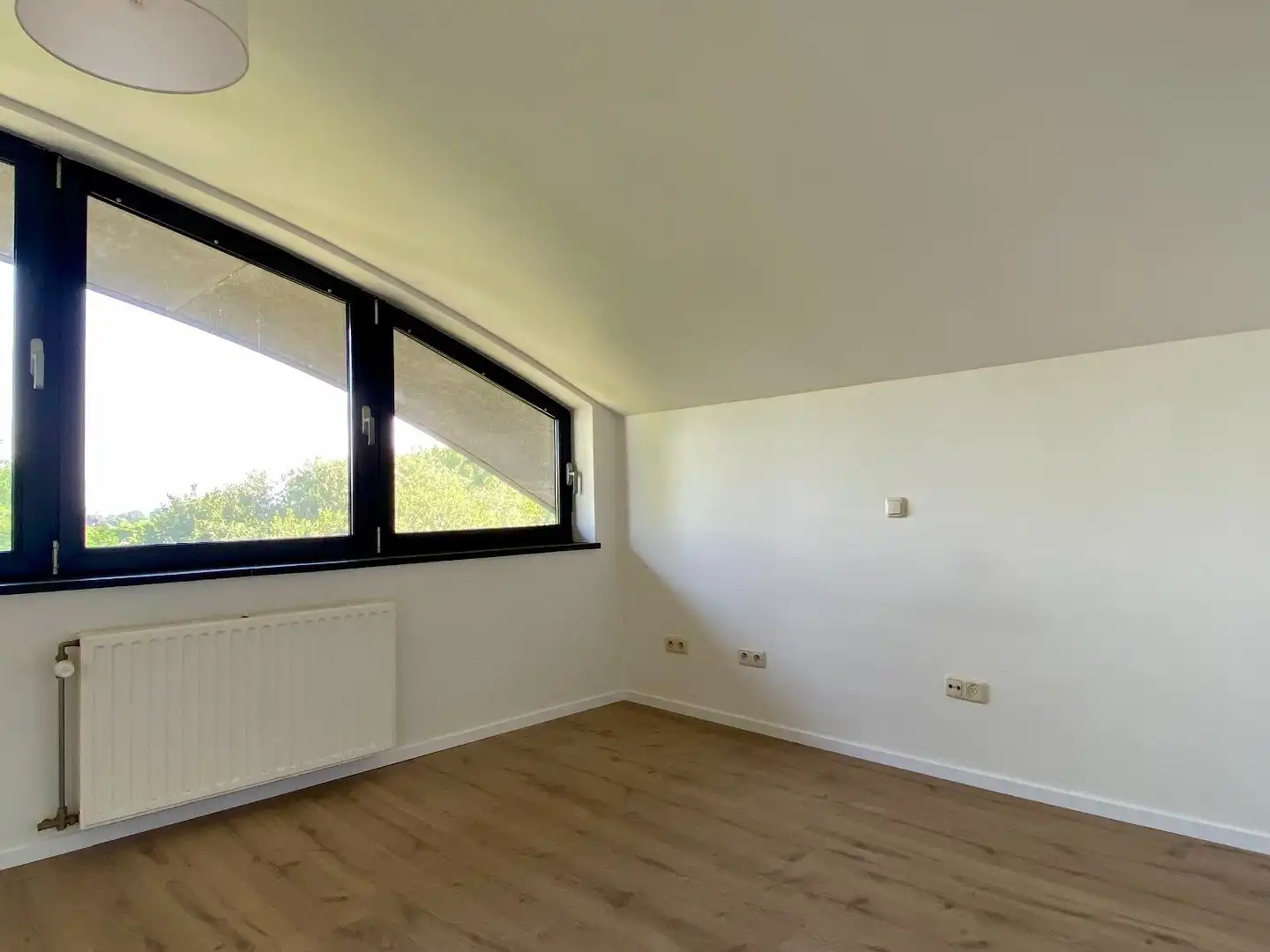 Duplex appartement te koop in Sint-Kruis op 3de verdieping!  foto 5