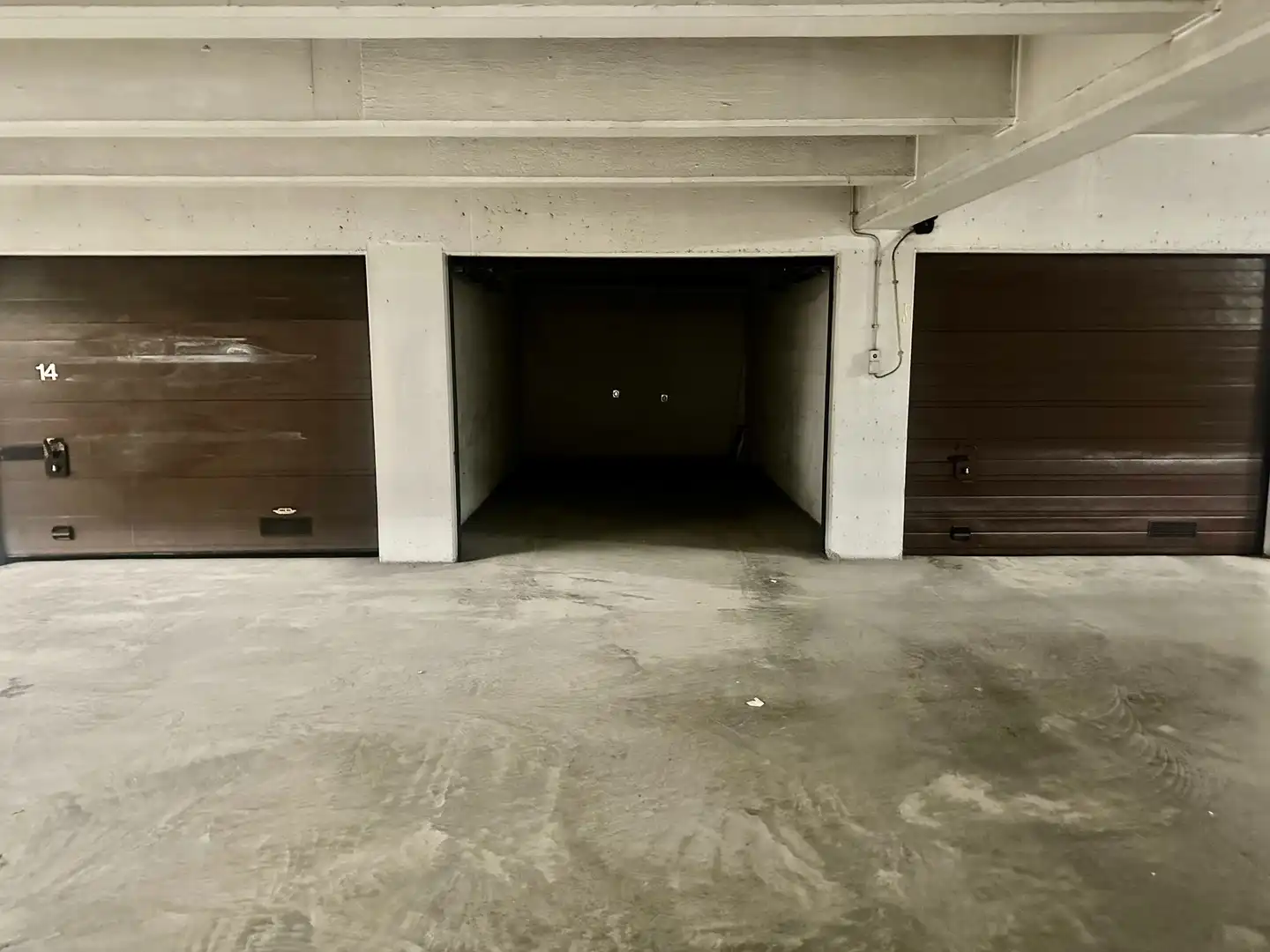 Ruime en vlot toegankelijke garagebox, gelegen aan het Albertplein in Knokke-Zoute. foto 3