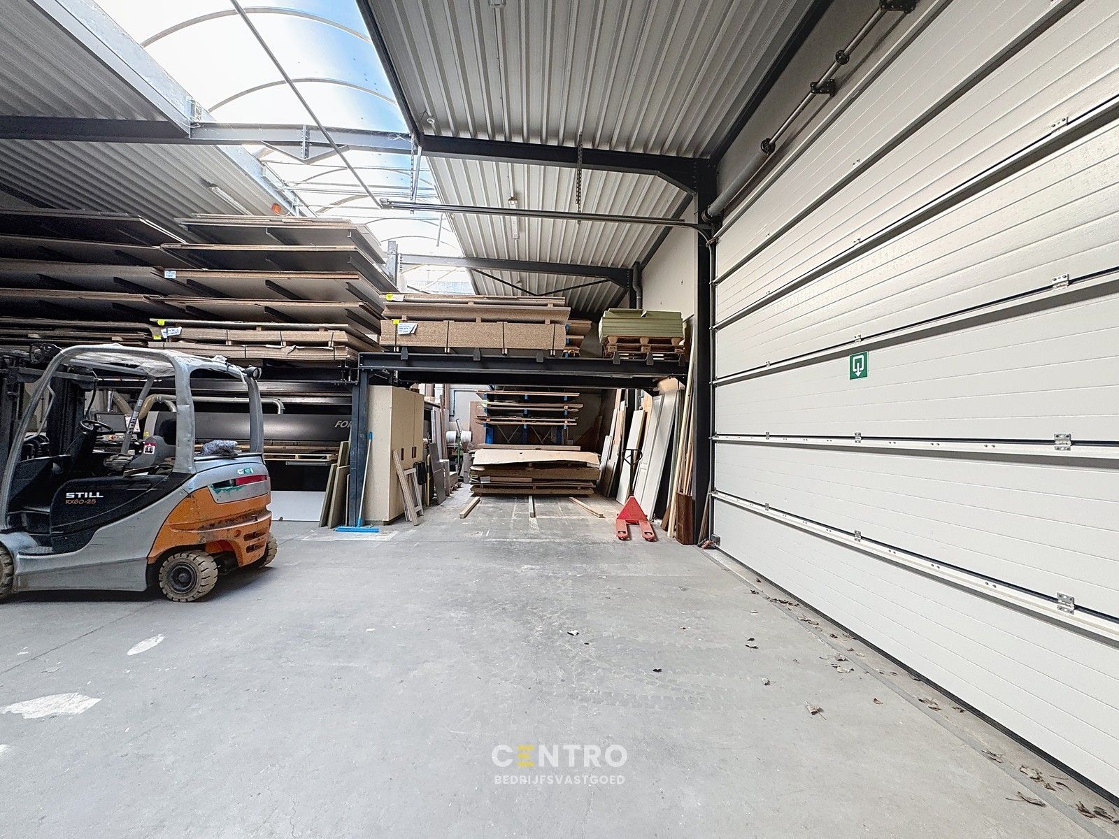 Instapklaar BEDRIJFSPAND met geïntegreerde KANTOREN op ambachtelijke zone "Blauwe Toren" te 8000 Brugge foto 5