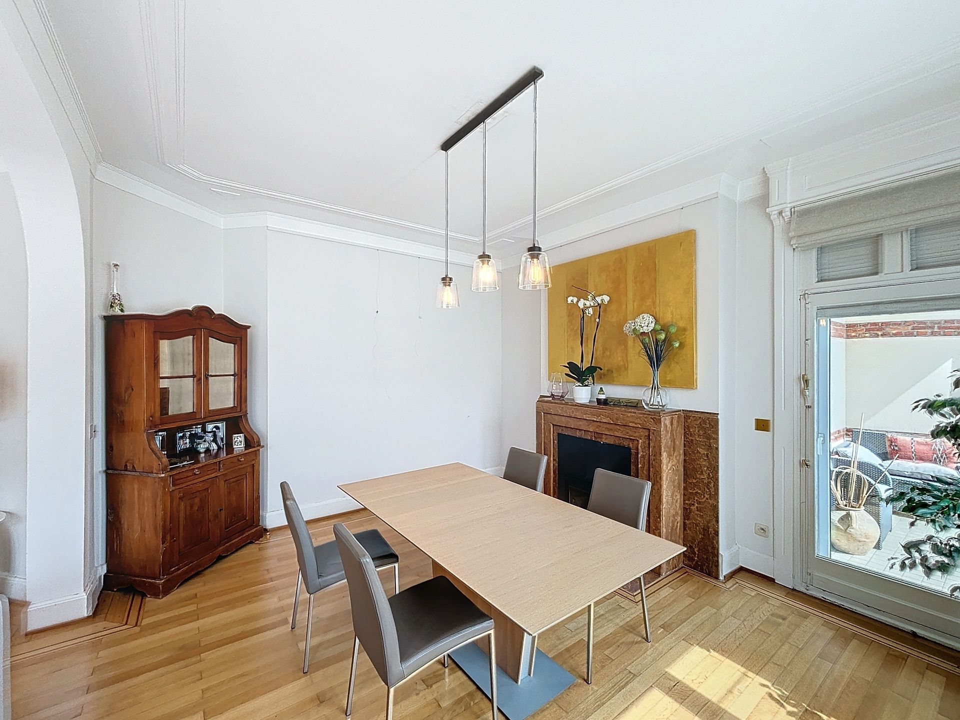 Elsene, prestigieuze gemeubelde flat 2 slaapkamers + bureau foto 6