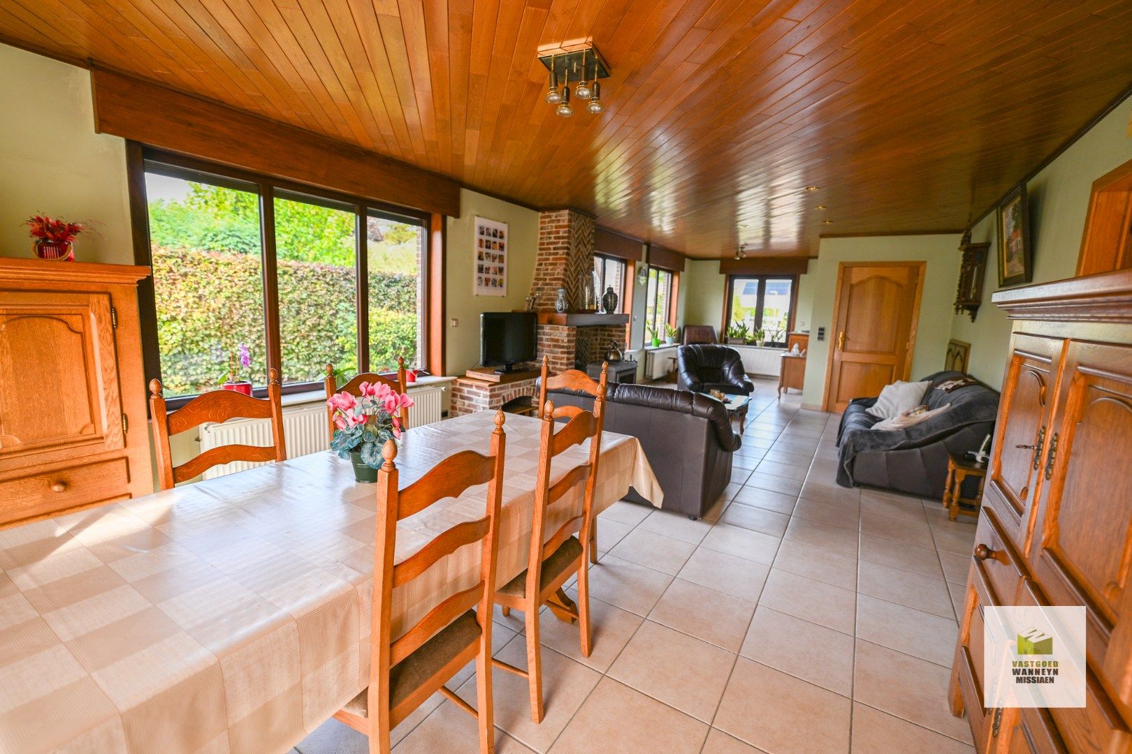 Zeer centraal en rustig gelegen ruime woning met 5 slaapkamers foto 6