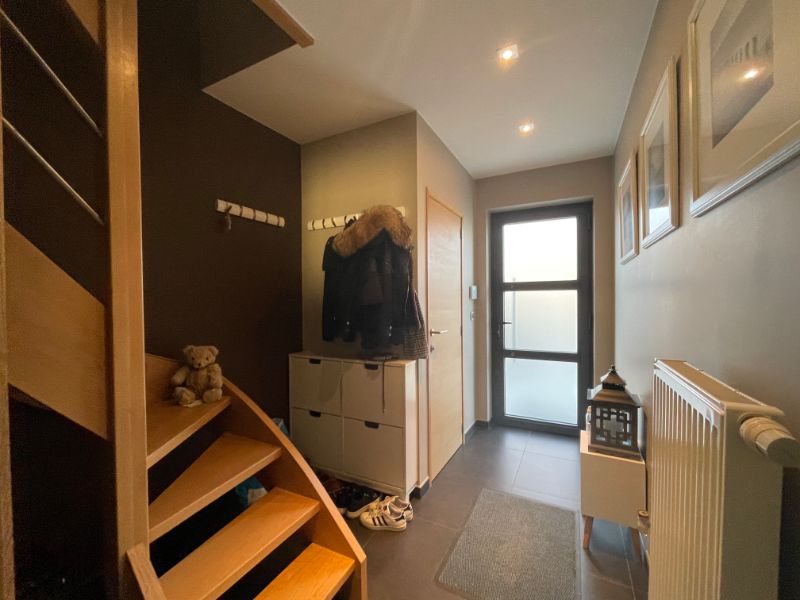 Woning met 3 slaapkamers, polyvalente ruimte, garage en ruim terras foto 2