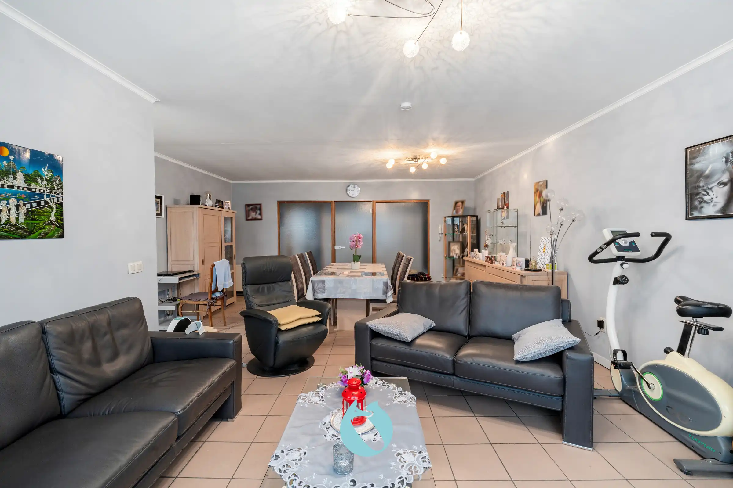 Appartement met 2 slpks, terras en garage foto 2