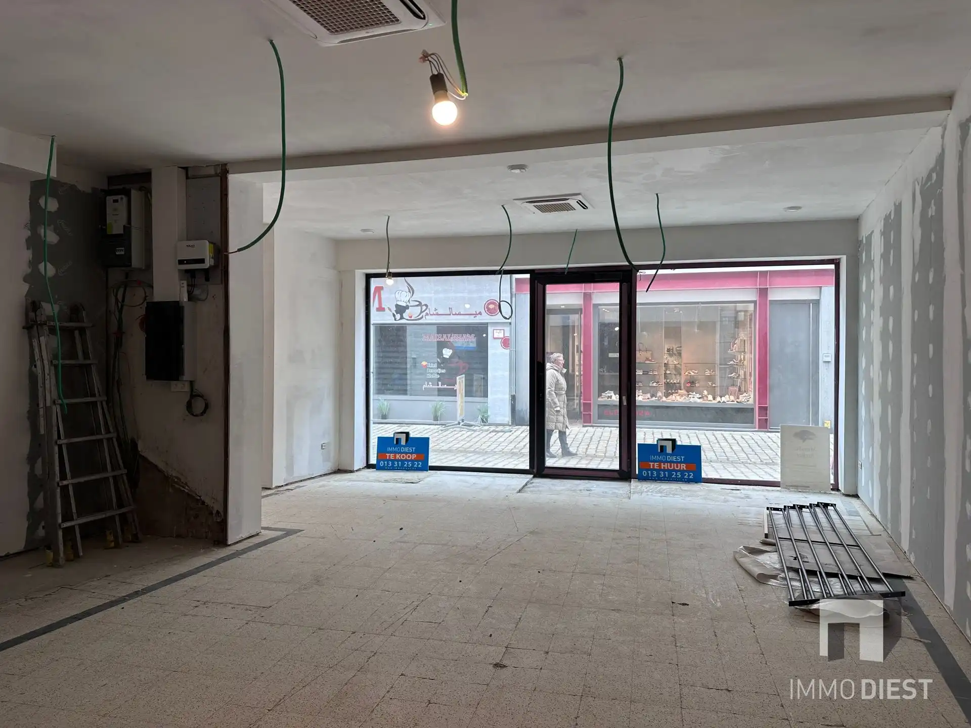 Opbrengsteigendom - 3 gloednieuwe appartementen + 1 handelspand foto 5