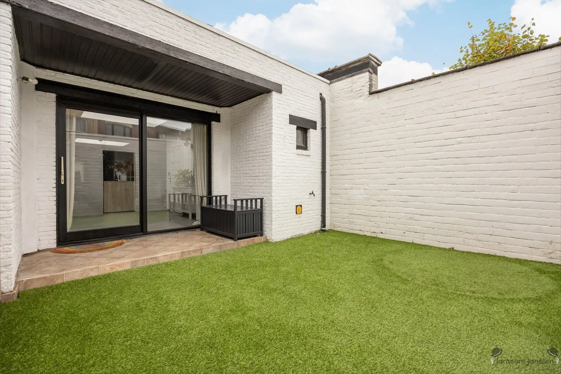 Authentieke, instapklare woning met vernieuwde designkeuken, 4 slaapkamers en garage in hartje Brasschaat foto 25
