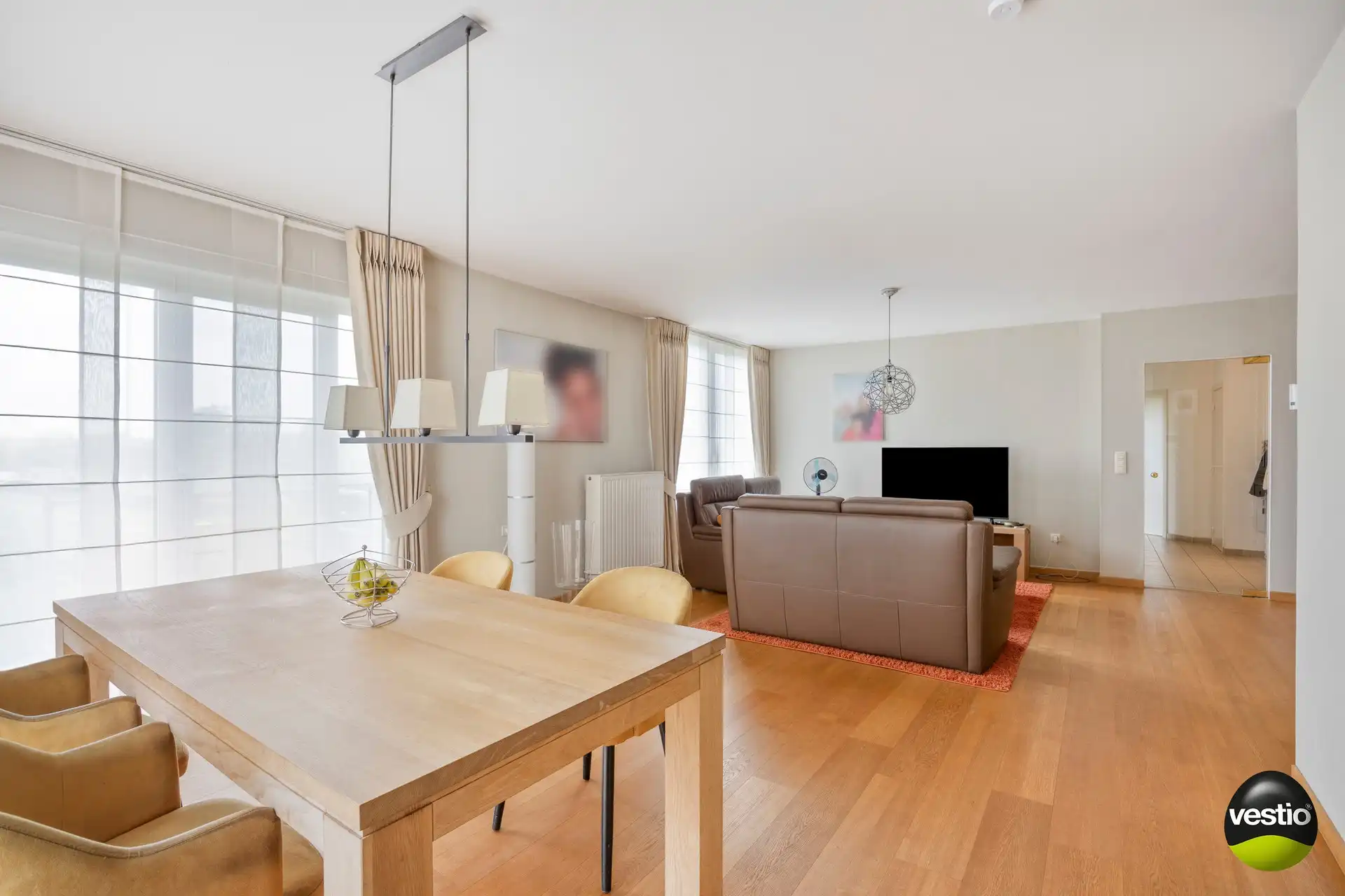 Aangenaam, lichtrijk hoekappartement met 2 slaapkamers en parking in de Heilig-Hartwijk foto 4
