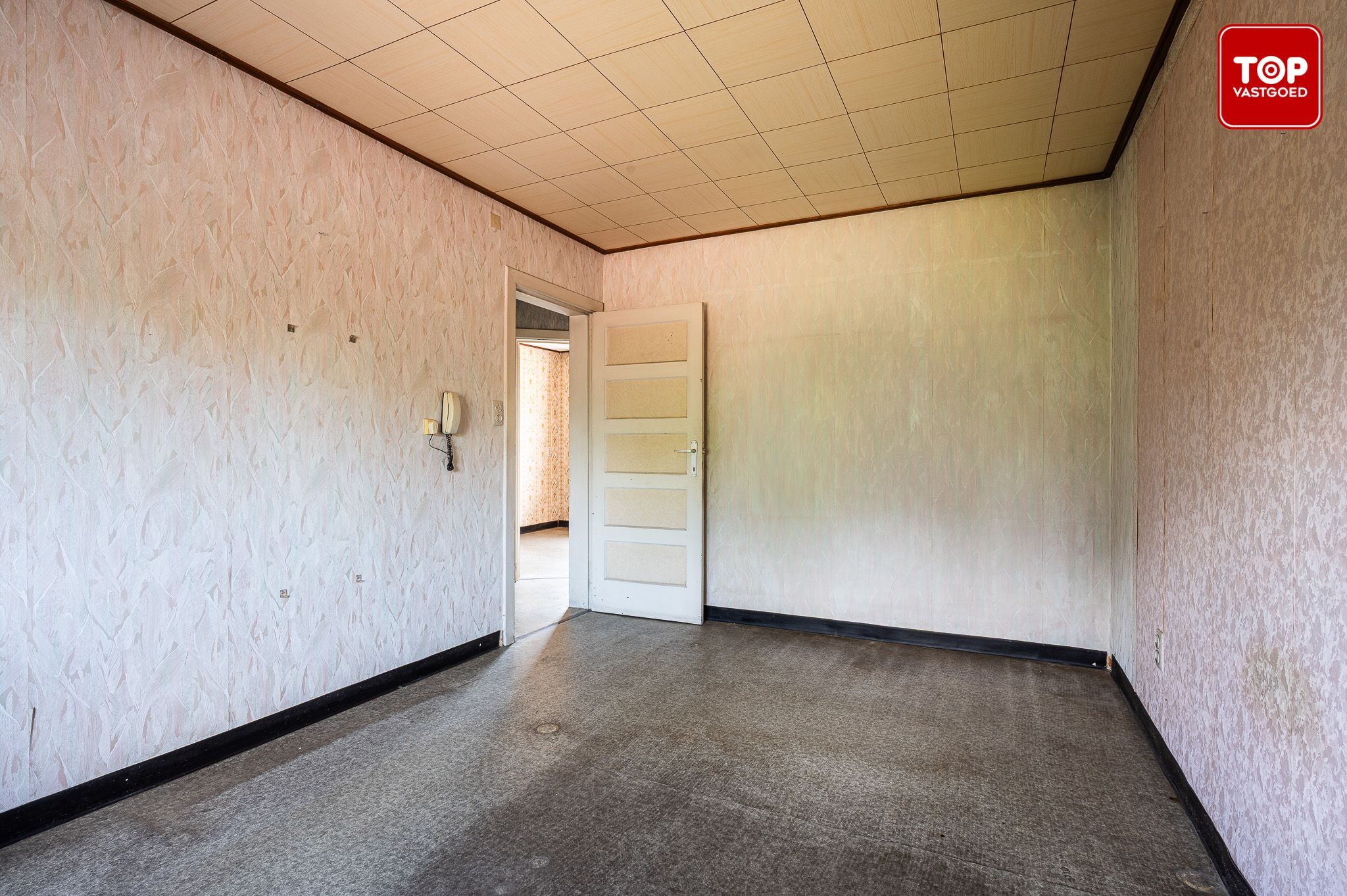 Ruime karaktervilla met magazijn op riant Perceel van 2200M².  foto 19