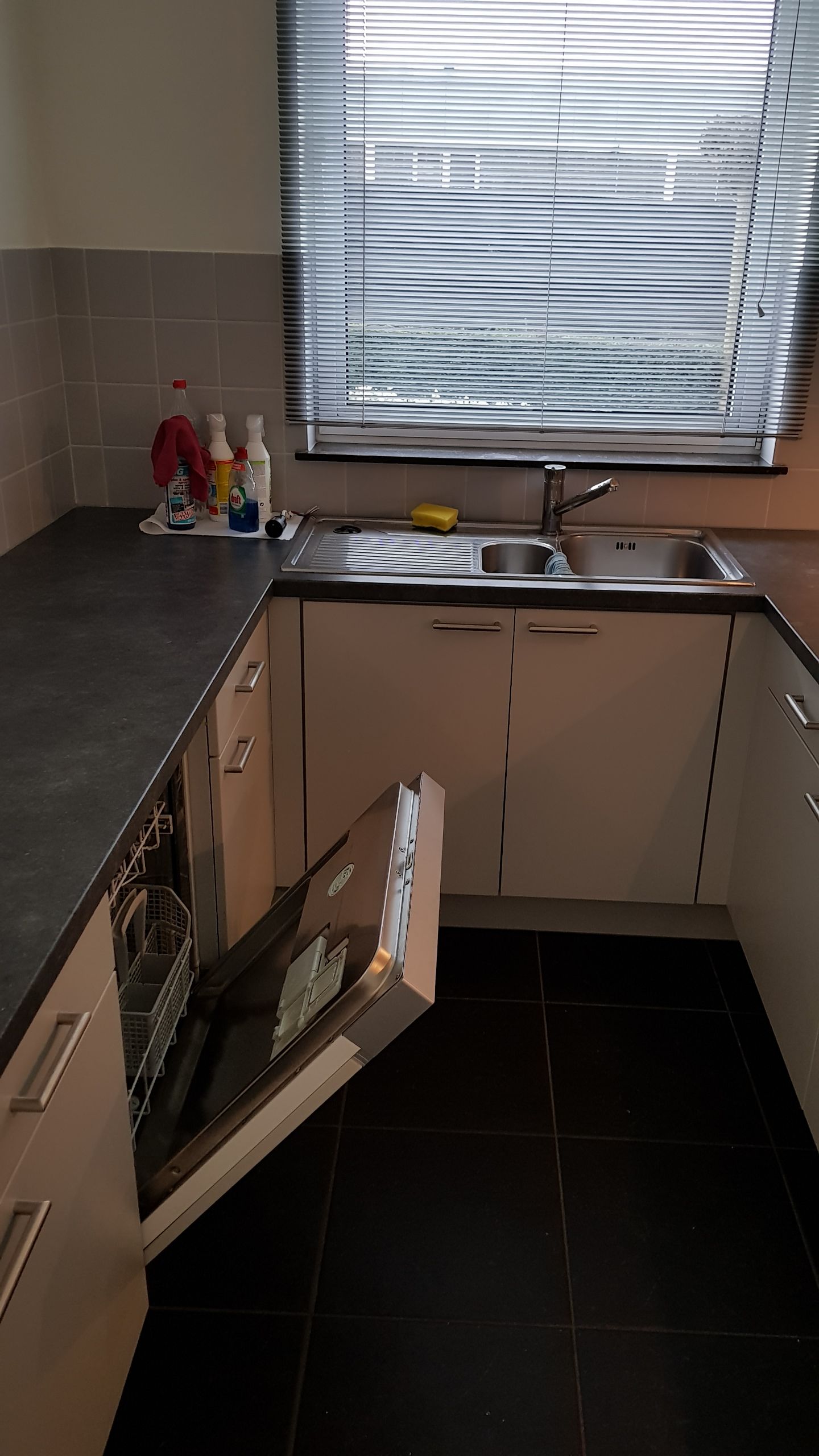 Modern gelijkvloers appartement te huur in Leuven foto 15