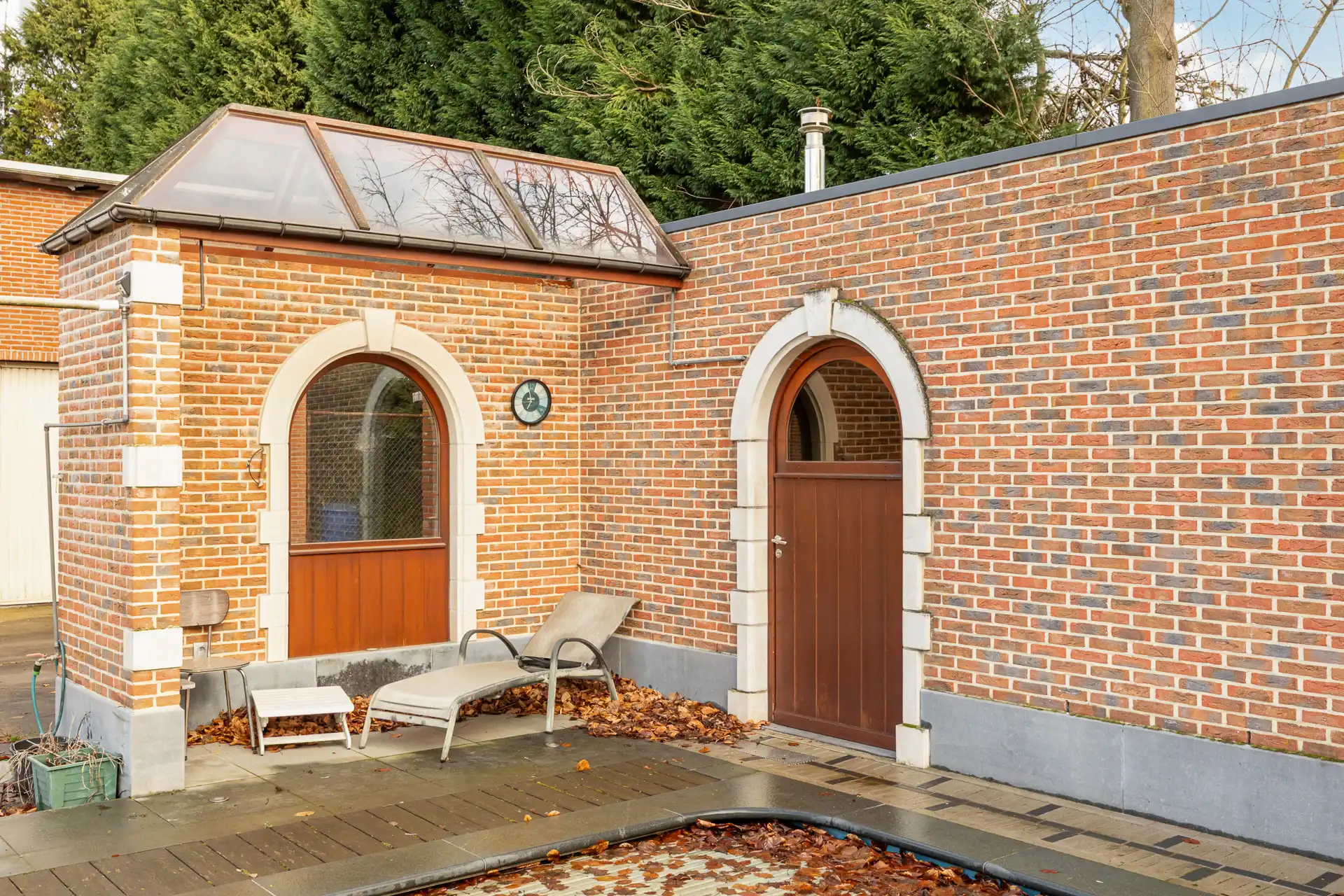 Ruime villa met garage en zwembad foto 4