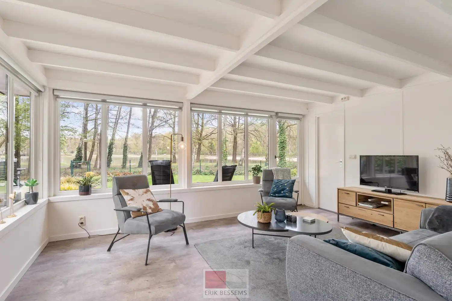 Prachtige, gelijkvloerse vakantiewoning op een toplocatie, vlak bij de grote vijver van de Sonnevijver. foto 8