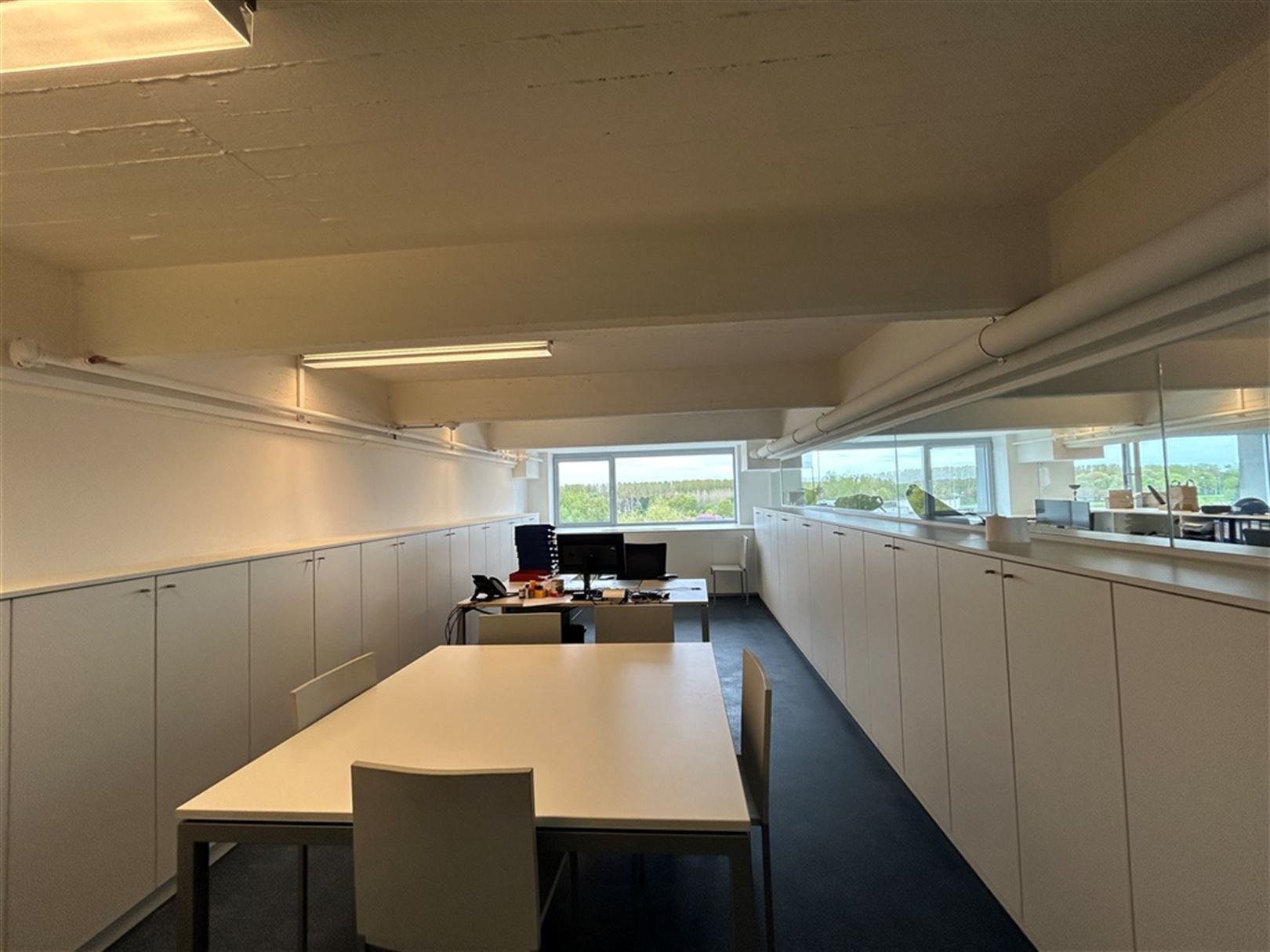 Kantoorgebouw foto 10