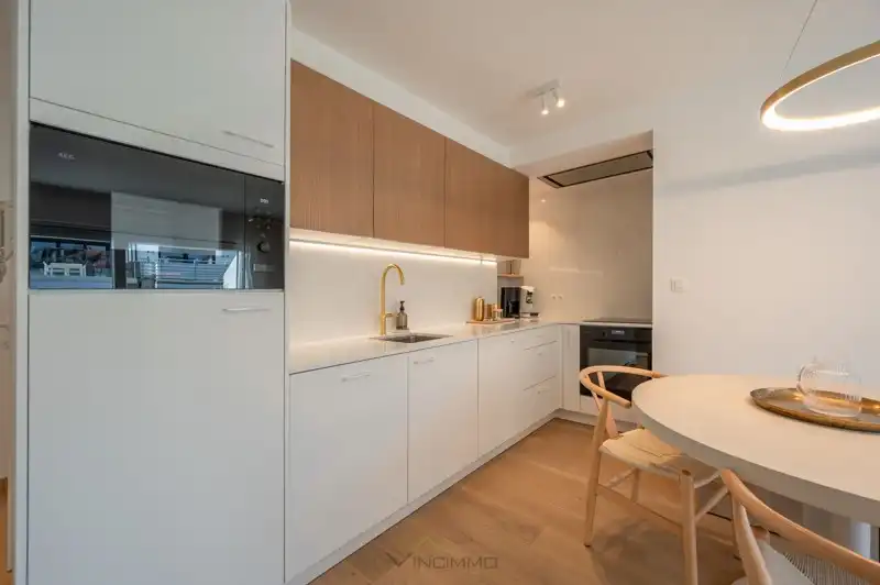 Recent gerenoveerd 2-slaapkamerappartement met terras van 20 m² foto 3