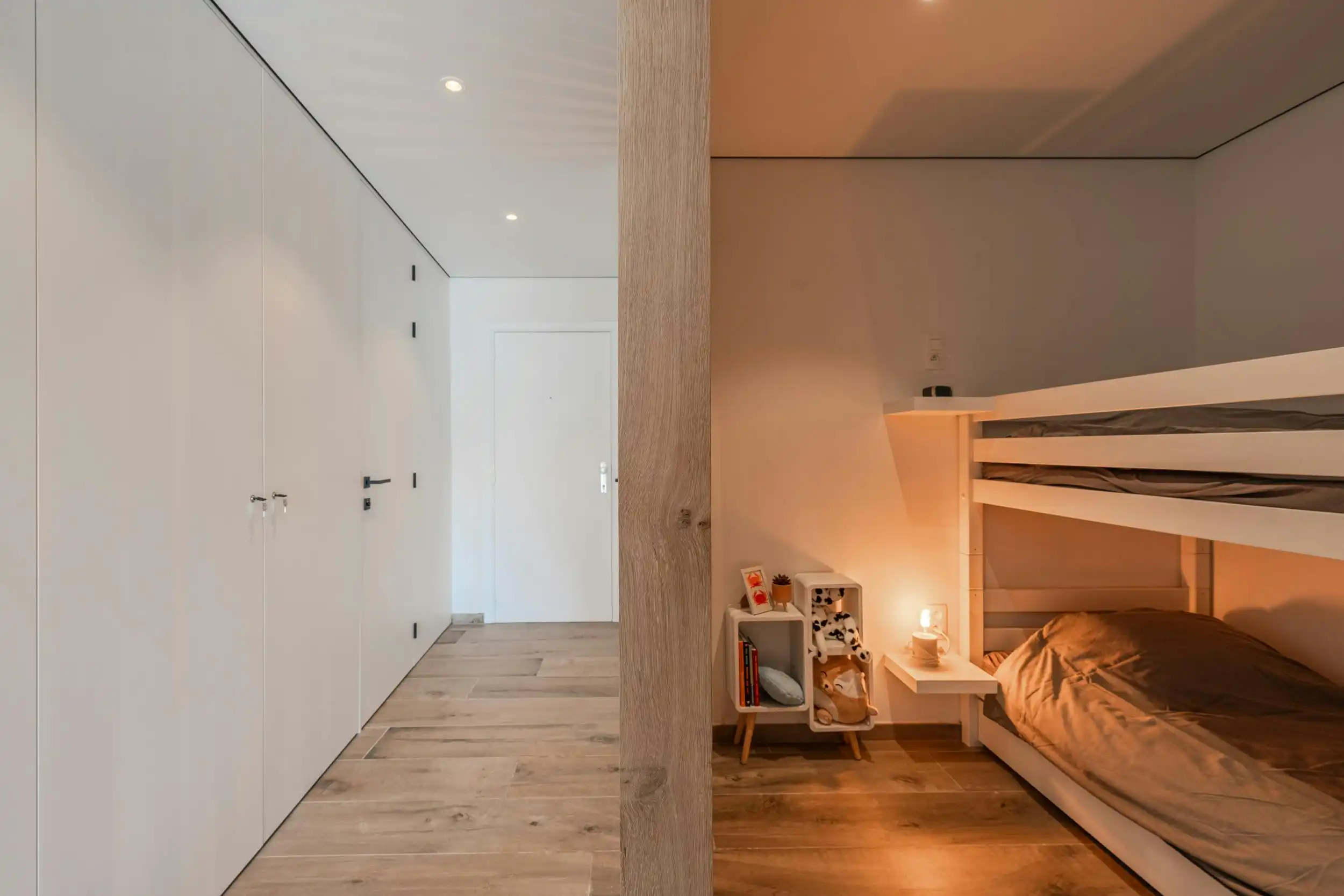 Lichtrijke gerenoveerde studio met zijdelings zeezicht! foto 17
