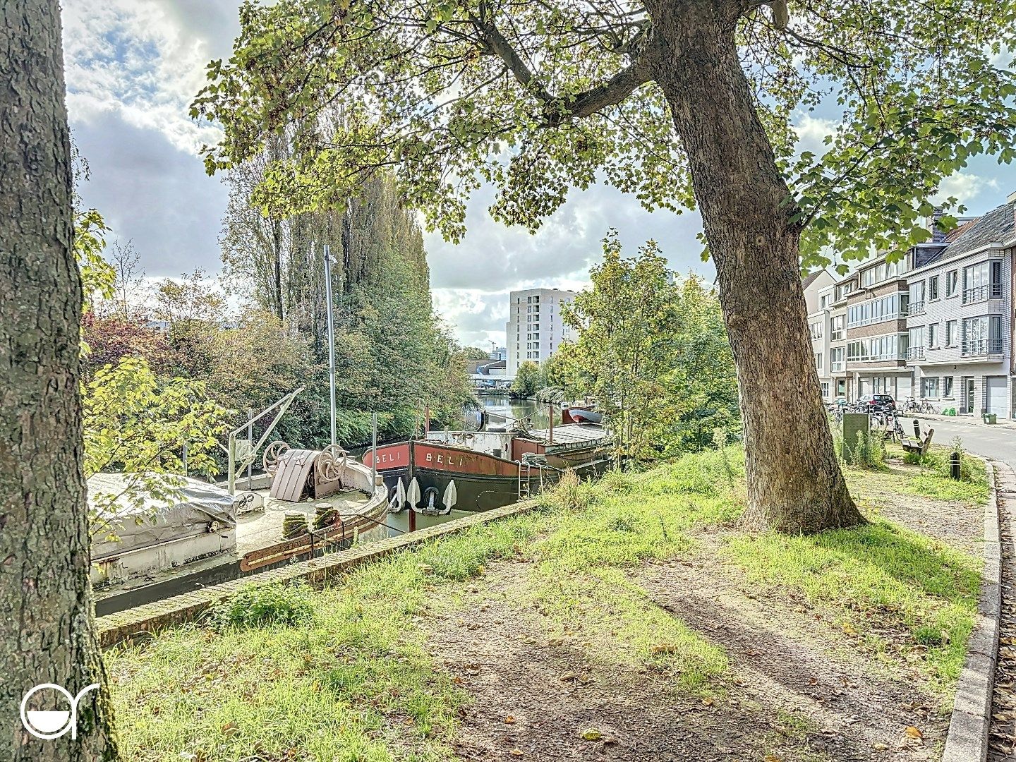 Te renoveren, energiezuinig, centraal gelegen appartement foto 12