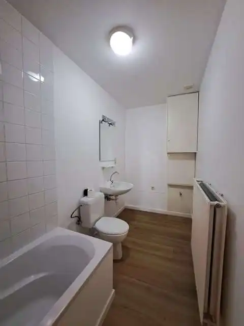 Ruim 1-slaapkamerappartement met Terras te huur in Brugge foto 7