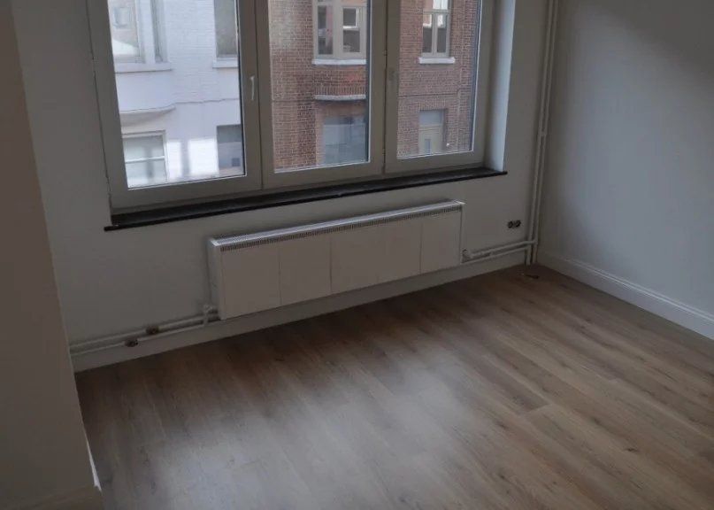 Degelijke eengezinswoning nabij centrum foto 12