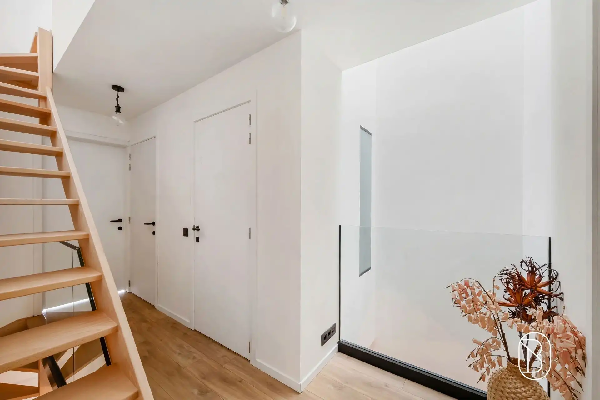 Mooie nieuwbouwwoning met 3 slk en 2 badkamers, + tuin foto 9
