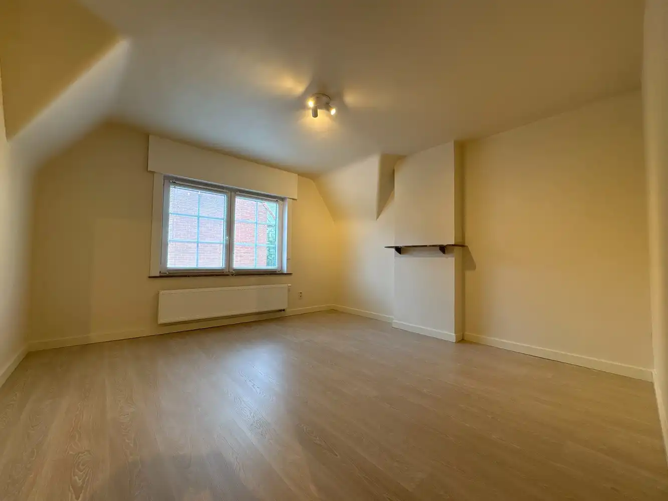 Charmante, gerenoveerde halfopen woning met tuin + garage foto 11