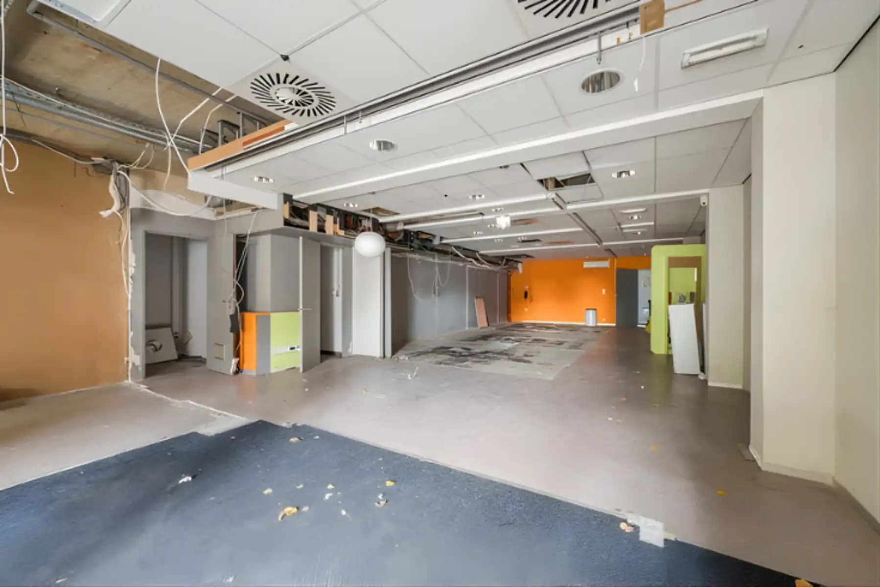 Polyvalent handelspand op centrale marktlocatie met parkeermogelijkheden foto 3