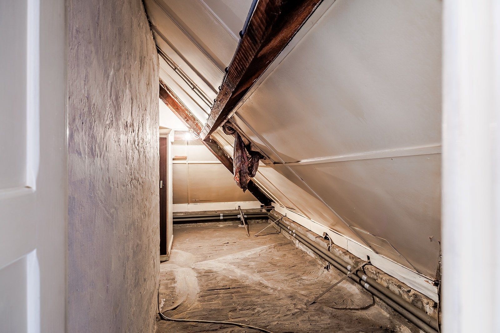 Ruime gezinswoning met 5 slpk en garage foto 27