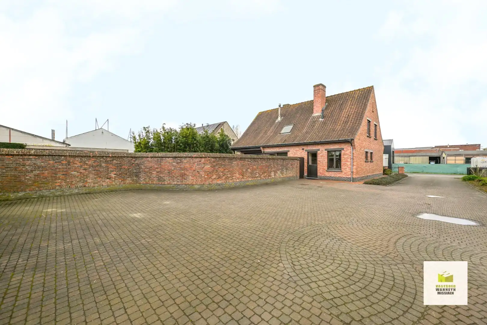 Ruime bedrijfswoning  op perceel van 2.519m2 en mogelijkheid tot bouwen loods foto 5