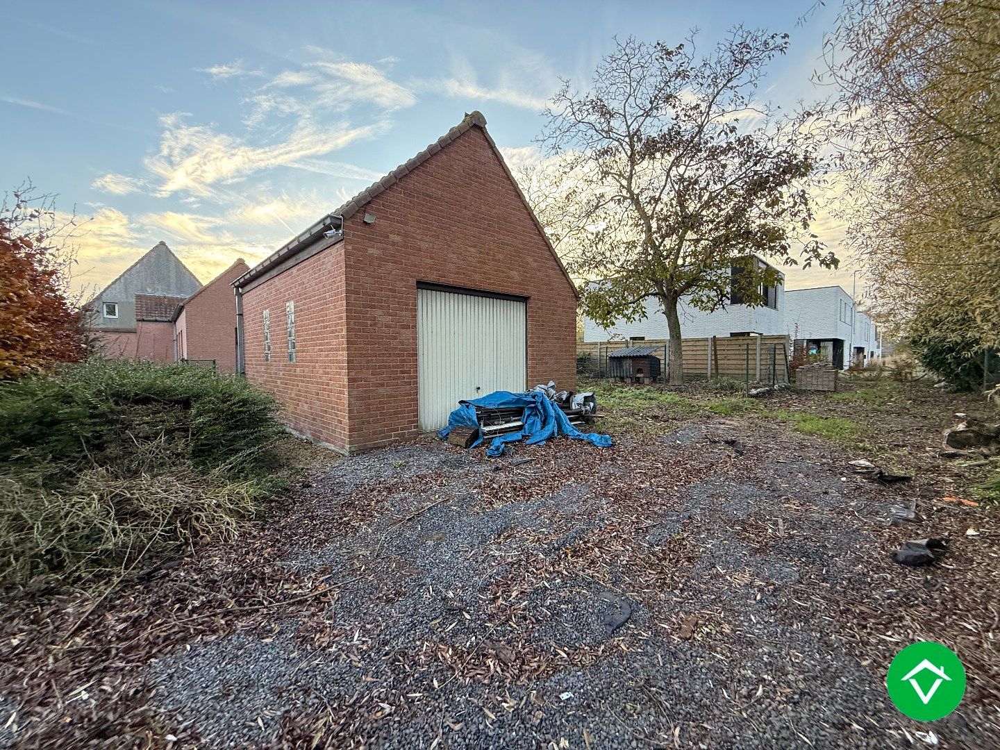 Rustig gelegen halfopen bebouwing met 3 slaapkamers, tuin en garage met uitweg! foto 24