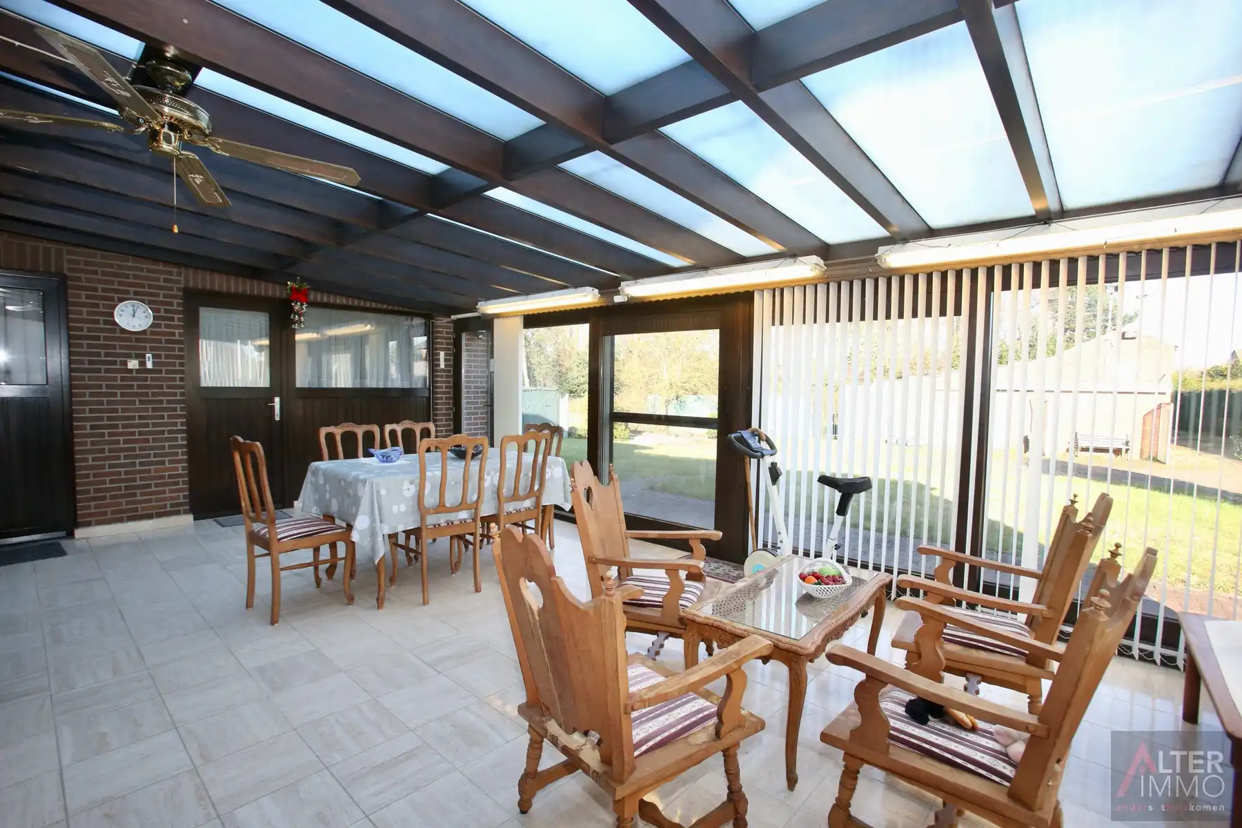 Opportuniteit! Gelijkvloerse woning met 3 slaapkamers op een groot en breed perceel (30 m) van 25a 65ca - EPC makkelijk te verbeteren! foto 9