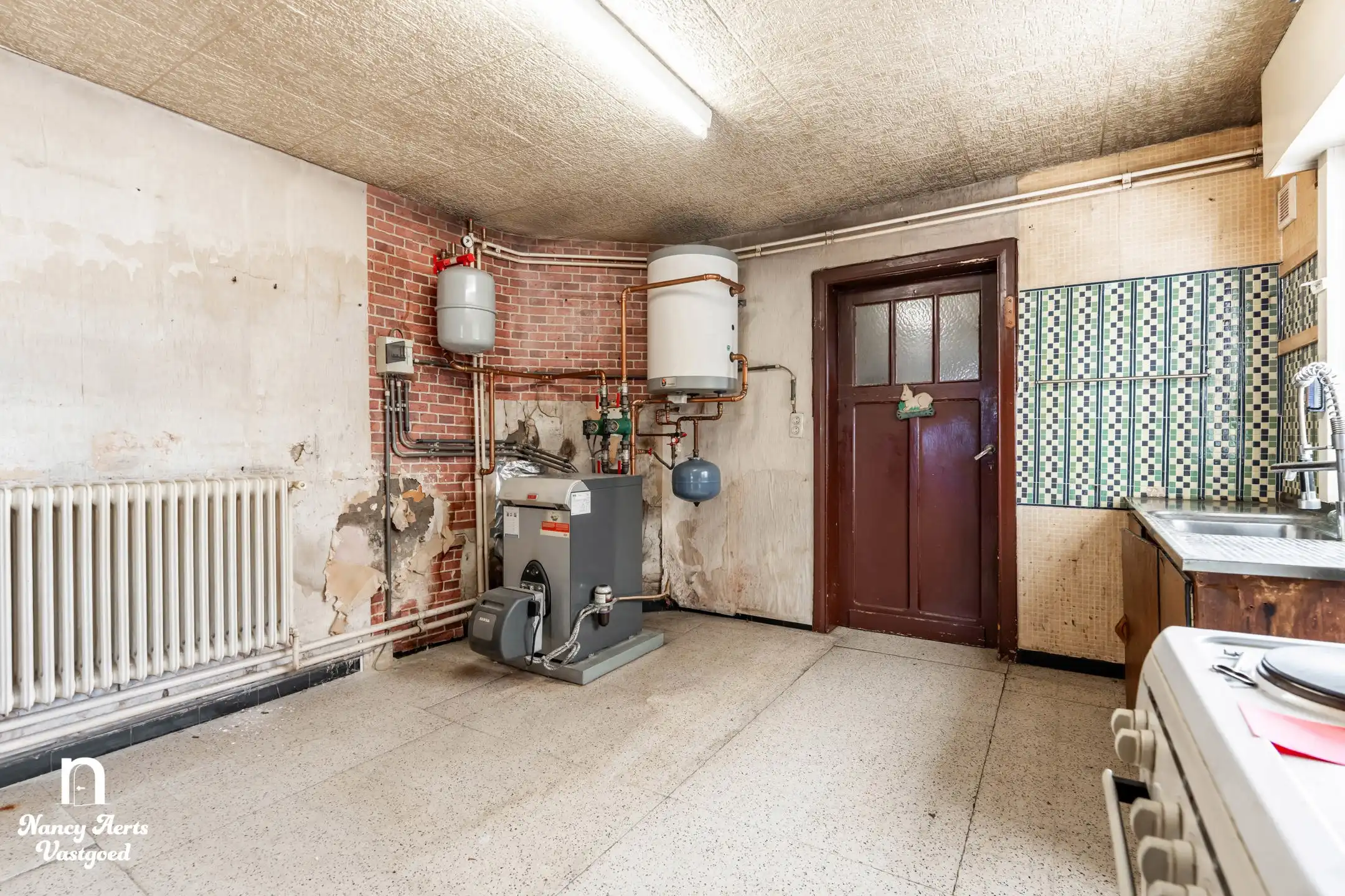 Karaktervolle renovatiewoning met tuin veel potentieel foto 7