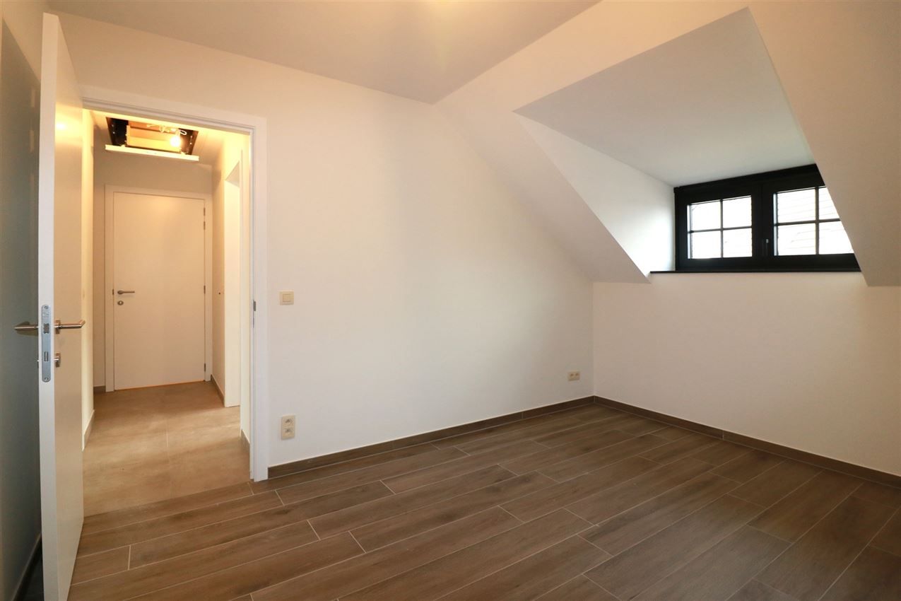 Unieke duplex met twee slpk, terras, autostaanplaats, label A foto 17