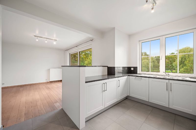 Luxe appartement van 92m² met terras 9m² in uniek parkdomein met ondergrondse garageplaats en kelder foto 4