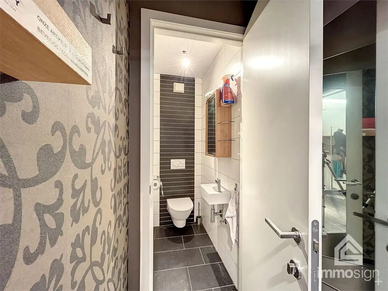 Prachtig handelspand met duplex midden in het centrum van Maaseik! foto 15