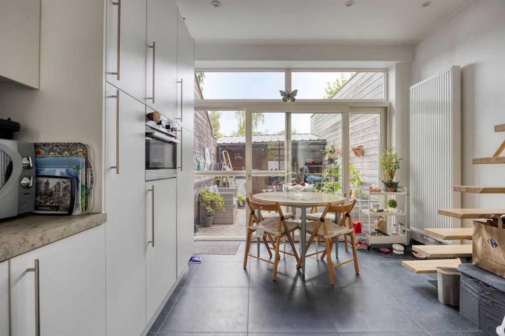 Prachtig gerenoveerde gezinswoning op een toplocatie foto 8