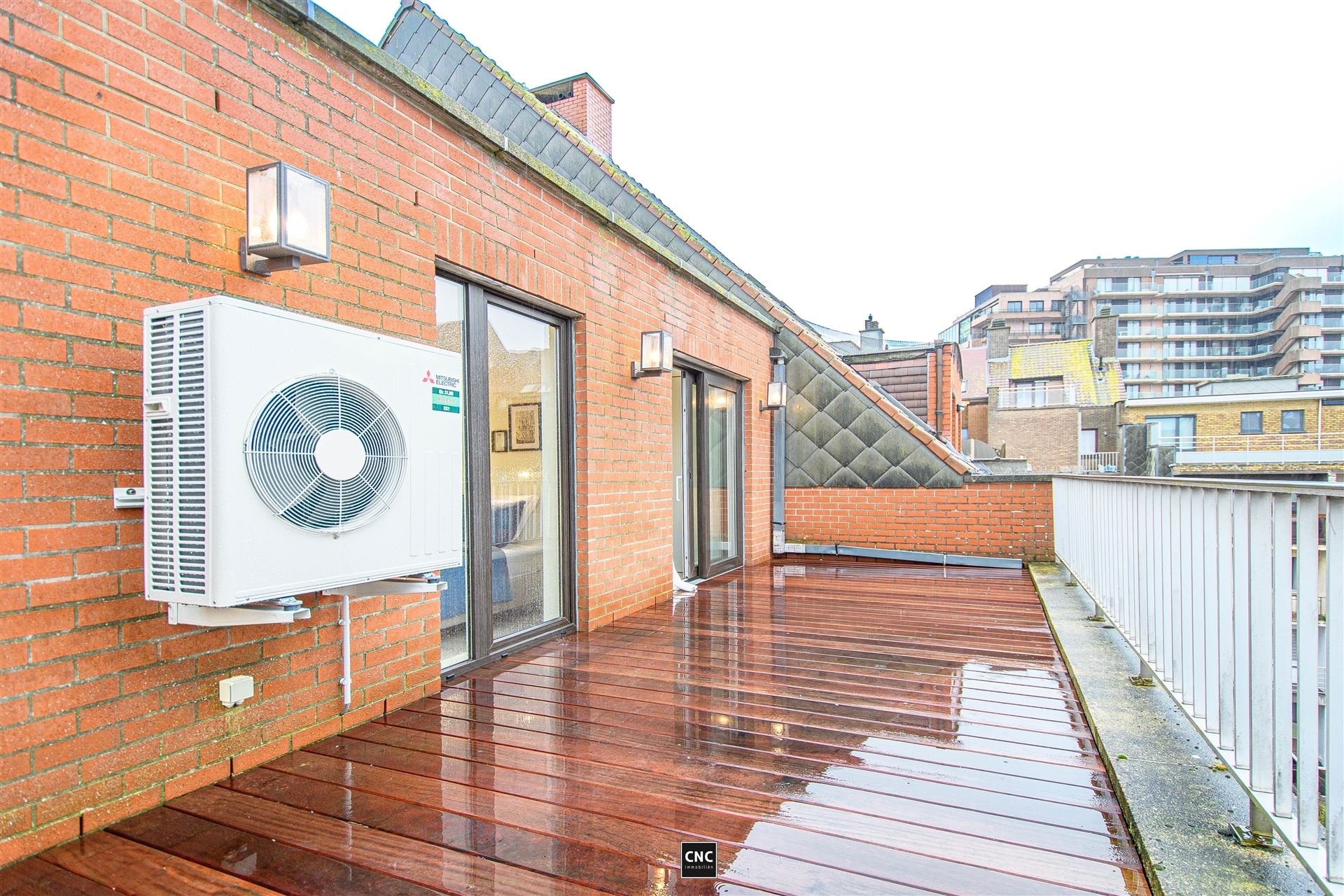 Gerenoveerde penthouse met groot zonne-terrassen op 20 meter wandelafstand van de zeedijk en het strand foto 18