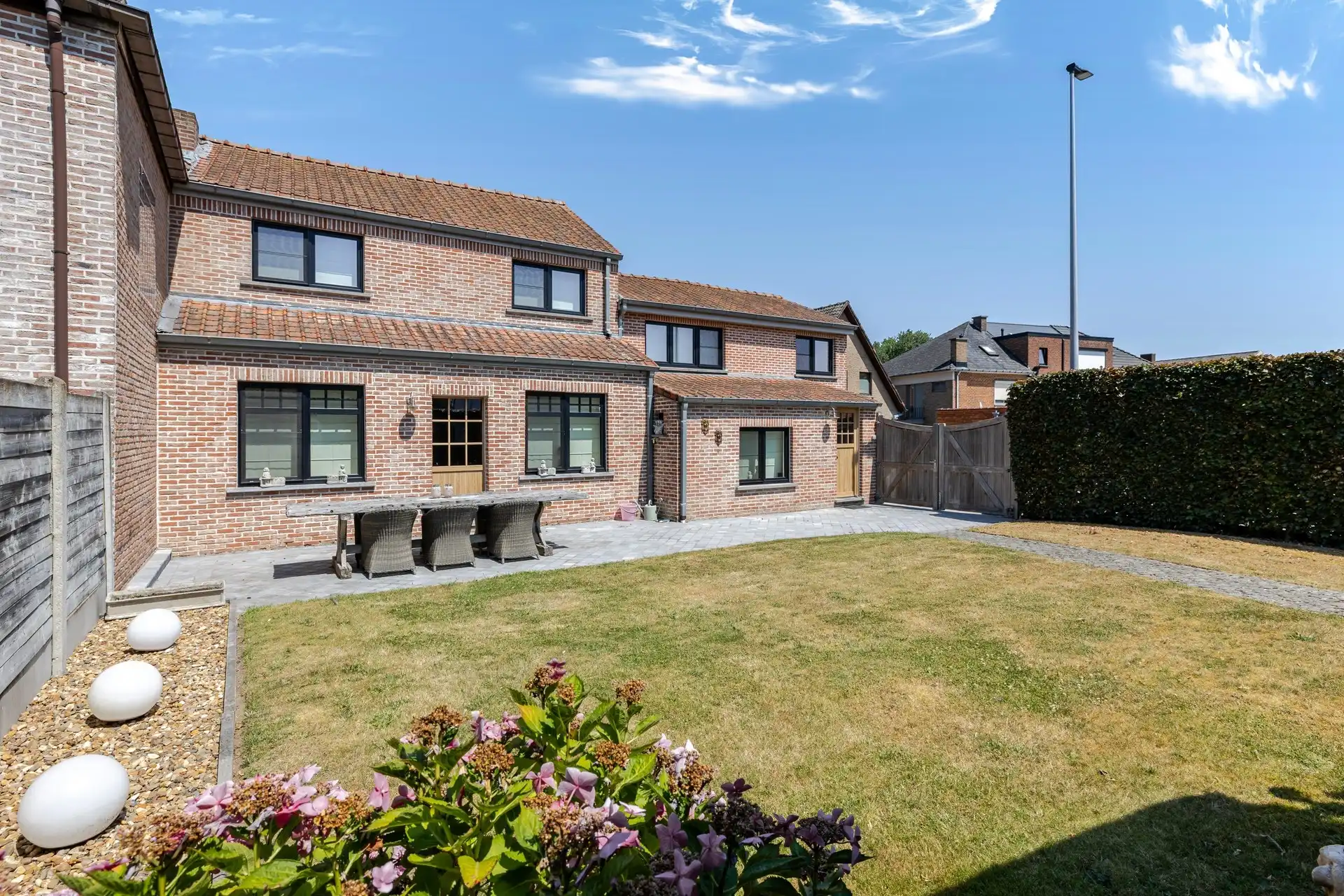 Karaktervolle woning op een rustige ligging met zuidgerichte tuin foto 18