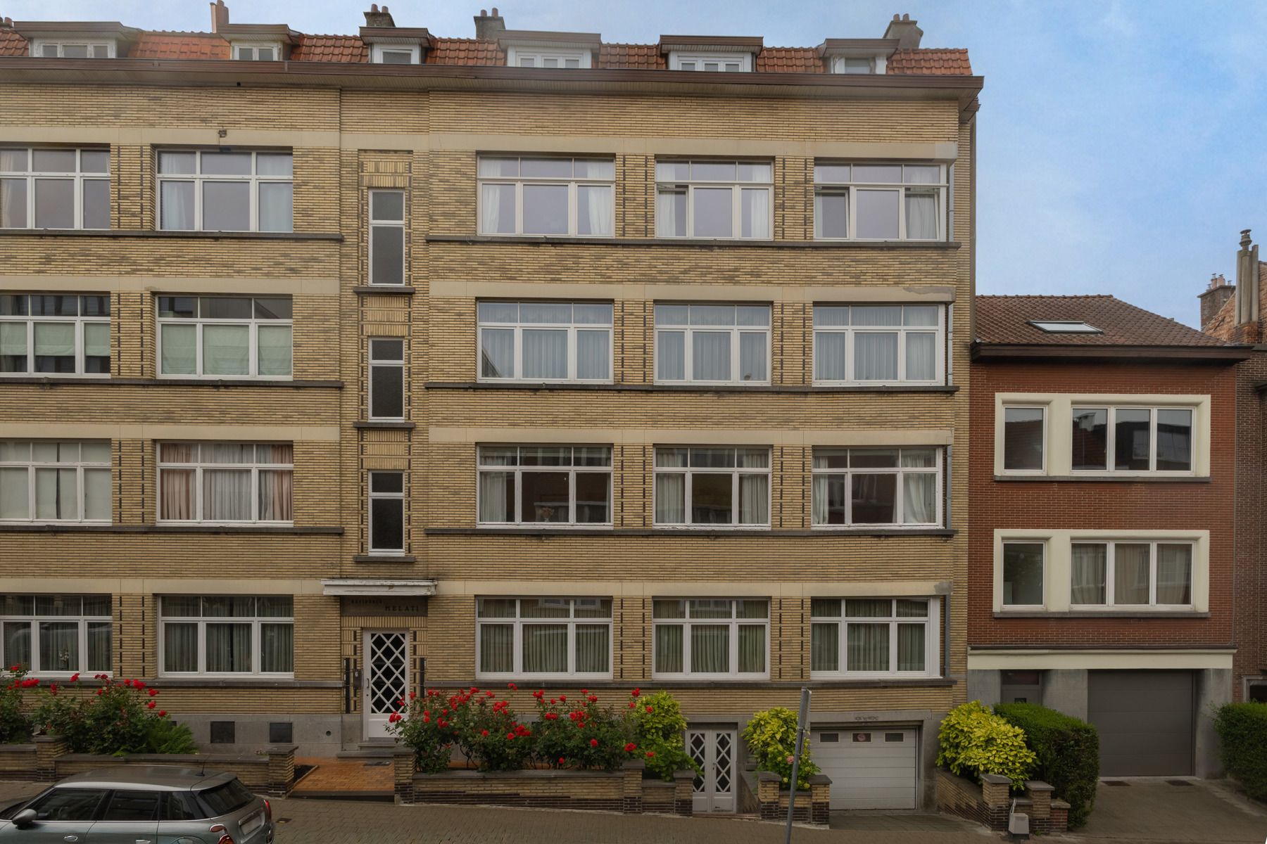 Gunstig gelegen appartement met 2 slaapkamers foto 2