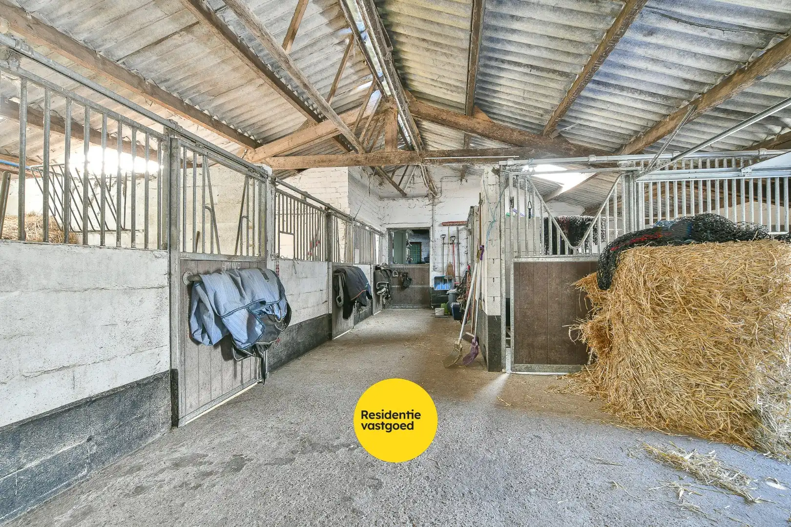 Authentieke hoeve met bouwland, stallen en bijgebouwen op unieke landelijke ligging tussen De Haan en Nieuwmunster foto 35